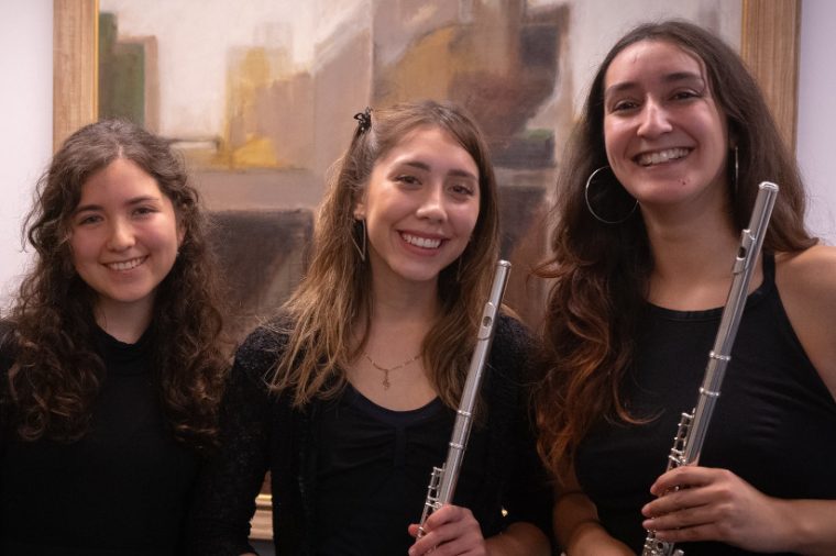 Amanda Naranjo, Vanessa Durán y Mara González, quienes actuaron en junio de 2023 en el Ciclo Intérpretes del Siglo XXI. Foto: Música UC